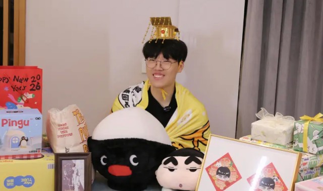 AL官方发布Kael生日礼物开箱返图：22岁生日快乐